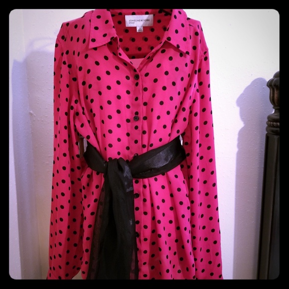 Jones New York Tops - Jones New York pink/ black polka dots shirt